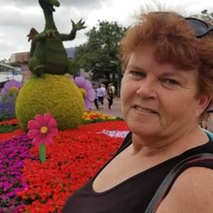 Meet your Posher, Regina